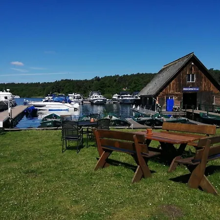 Appartement Jelinek An Der Mueritz Waren (Mueritz)